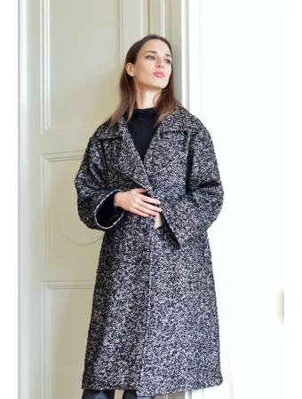 Fekete-natúr gyapjúkabát