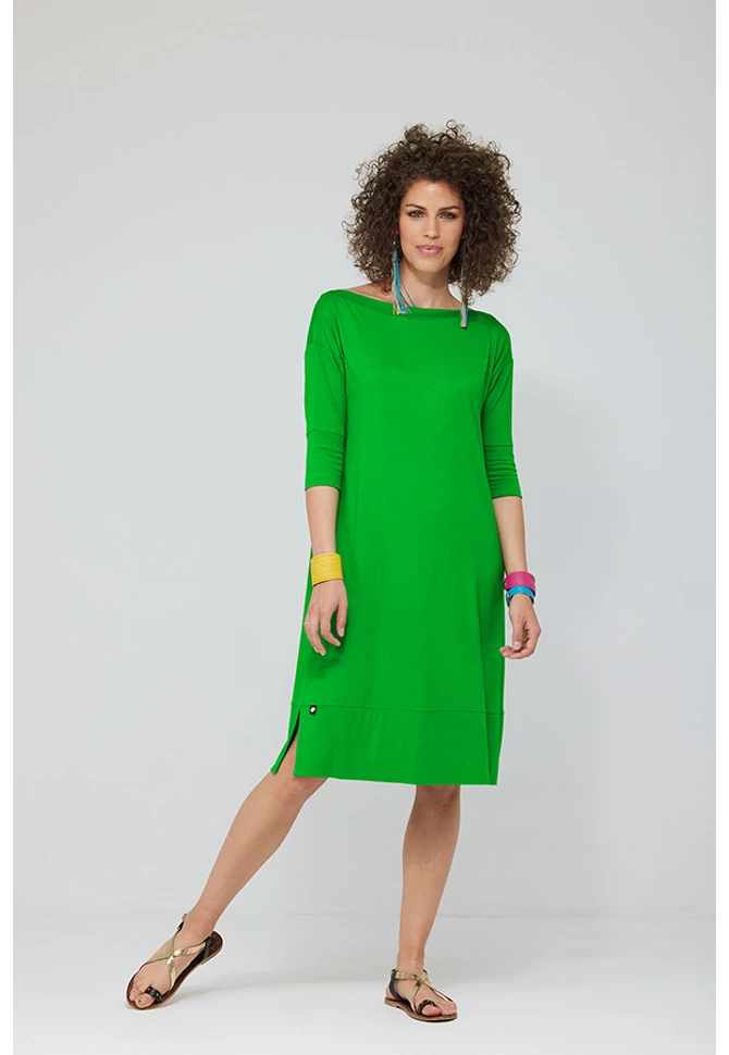 Csónaknyakú könyékig érő ujjú élénkzöld ruha