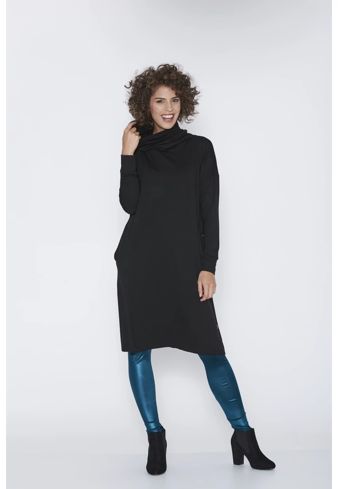 Magasnyakú ruha fekete- BAMBUSZ